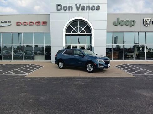 Used 2024 Chevrolet Equinox LT image 1