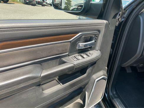 Used 2022 RAM 2500 Laramie AWD/4WD image 11