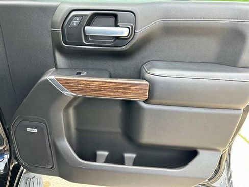 Used 2021 Chevrolet Silverado 1500 High Country w/ Technology Package image 27