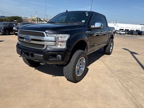 Used 2018 Ford F150 Platinum w/ Equipment Group 701A Luxury AWD/4WD image 3