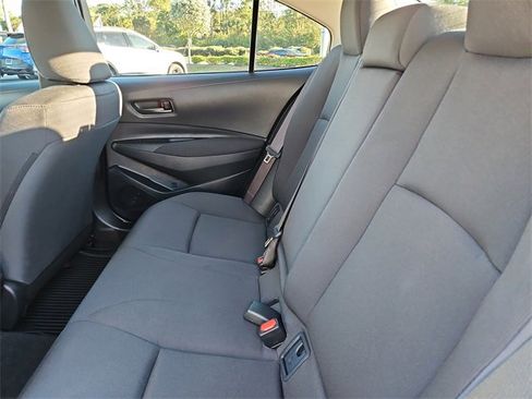 Used 2025 Toyota Corolla LE image 12