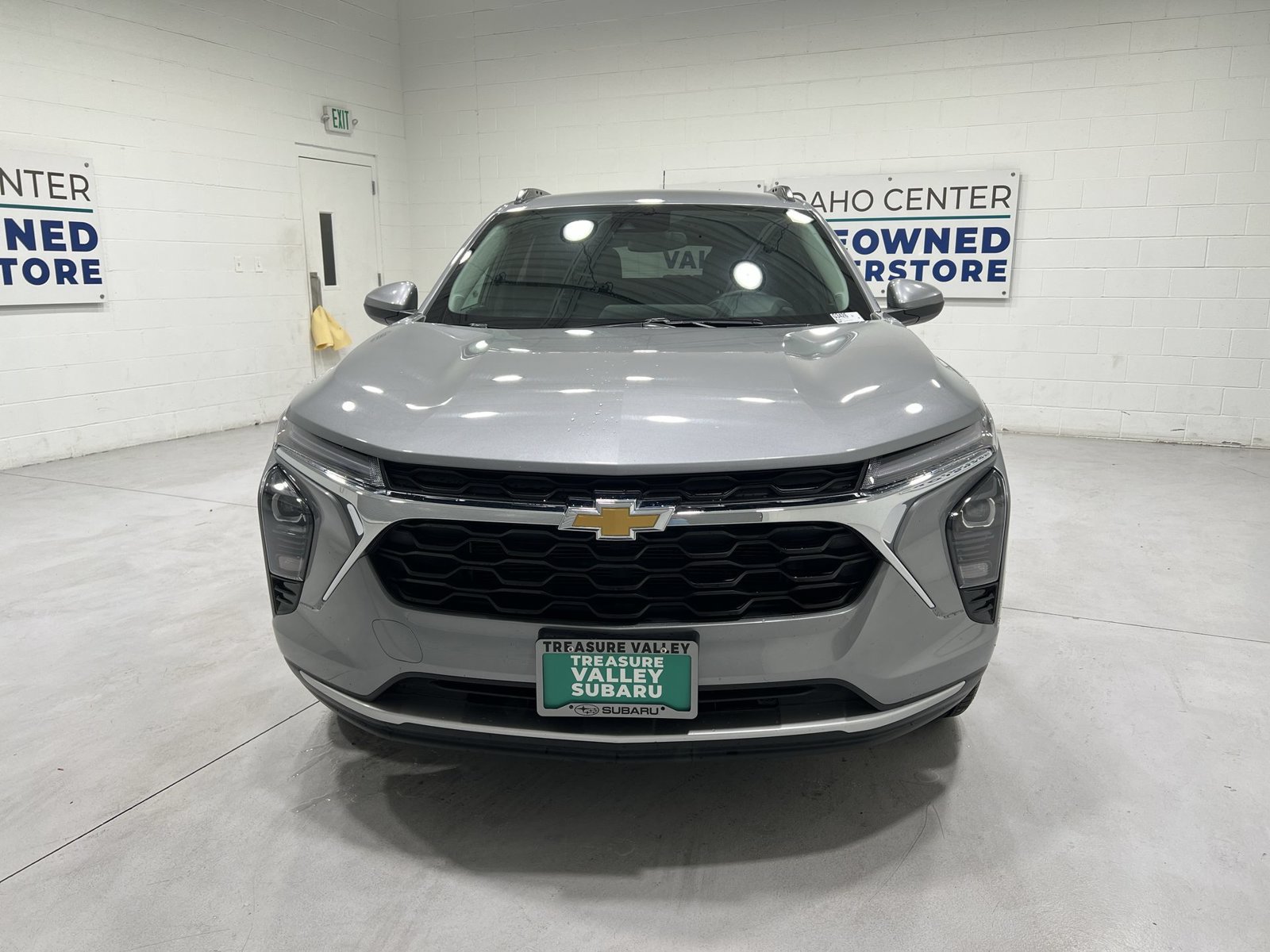 Used 2025 Chevrolet Trax LT w/ LT Convenience Package FWD image 3