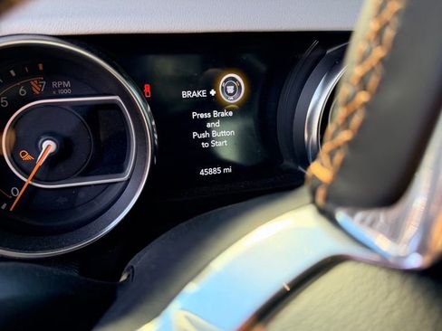 Used 2022 Jeep Gladiator Overland image 15