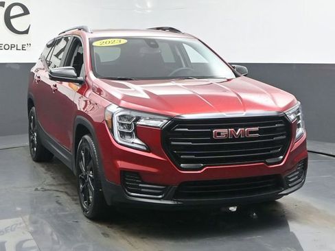 Used 2023 GMC Terrain SLE w/ Driver Convenience Package image 50
