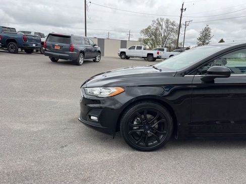 Used 2019 Ford Fusion SE w/ Equipment Group 151A FWD image 6