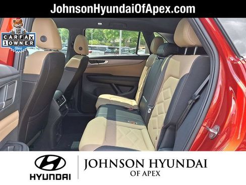 Used 2024 Volkswagen Atlas Cross Sport SE w/ Panoramic Sunroof Package FWD image 23