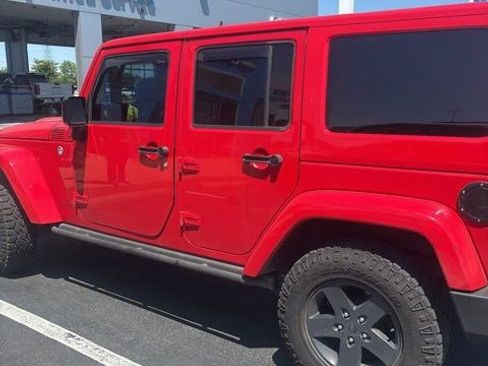 Used 2015 Jeep Wrangler Unlimited Sahara AWD/4WD image 8