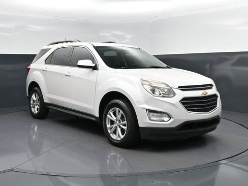 Used 2017 Chevrolet Equinox LT w/ Convenience Package image 9