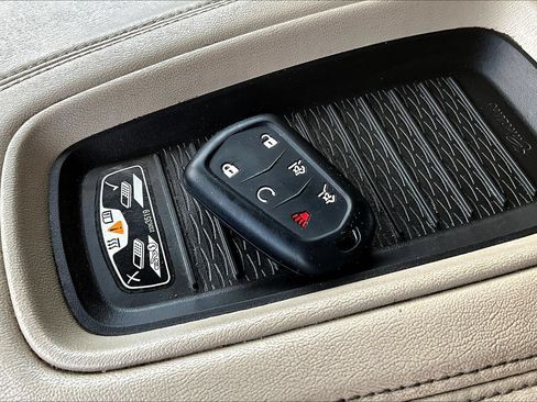 Used 2018 Cadillac Escalade 2WD image 37