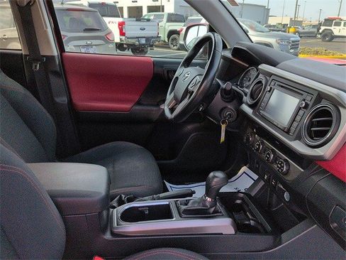Used 2019 Toyota Tacoma SR5 image 11