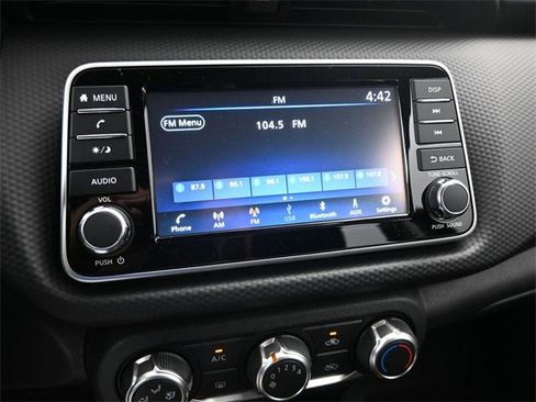 New 2025 Nissan Kicks Play S image 14