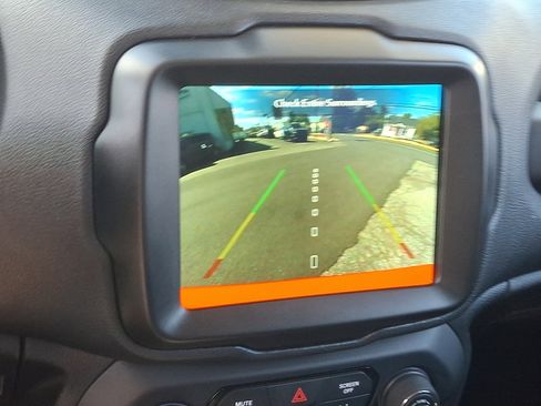 Certified 2023 Jeep Renegade Latitude image 17