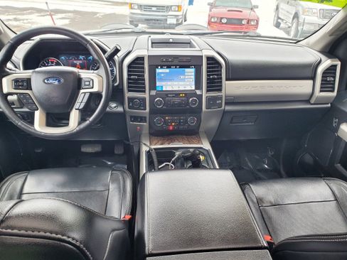 Used 2019 Ford F250 Lariat w/ Lariat Ultimate Package image 32