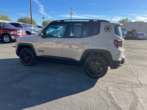 Used 2017 Jeep Renegade Trailhawk image 8