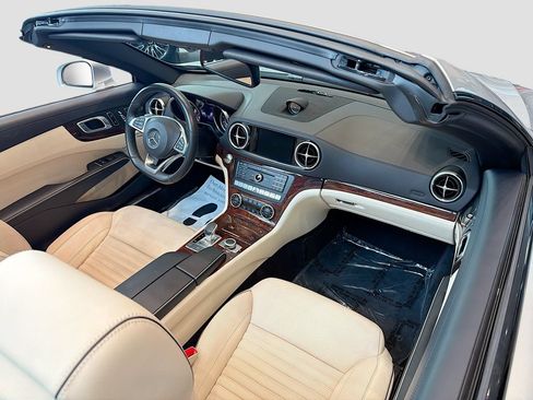 Certified 2020 Mercedes-Benz SL 550 image 22