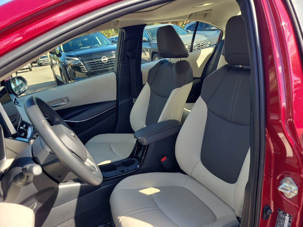 Used 2025 Toyota Corolla XLE FWD image 16