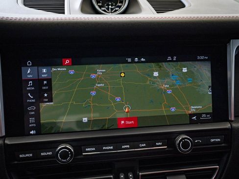 Certified 2021 Porsche Macan GTS image 31