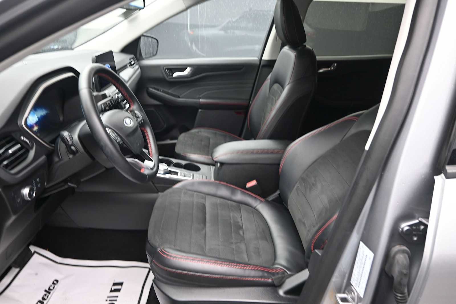 Used 2022 Ford Escape SEL w/ SEL Stealth AWD Package image 13