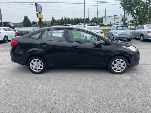 Used 2013 Ford Fiesta SE FWD image 4