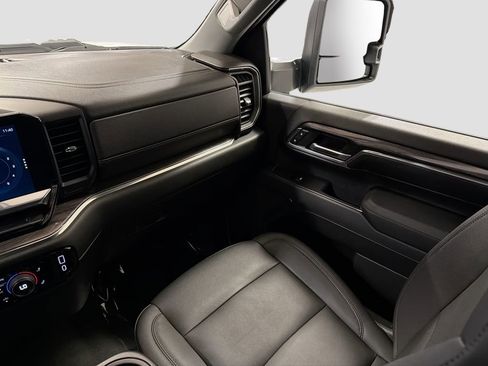 Used 2024 Chevrolet Silverado 2500 LTZ AWD/4WD image 22