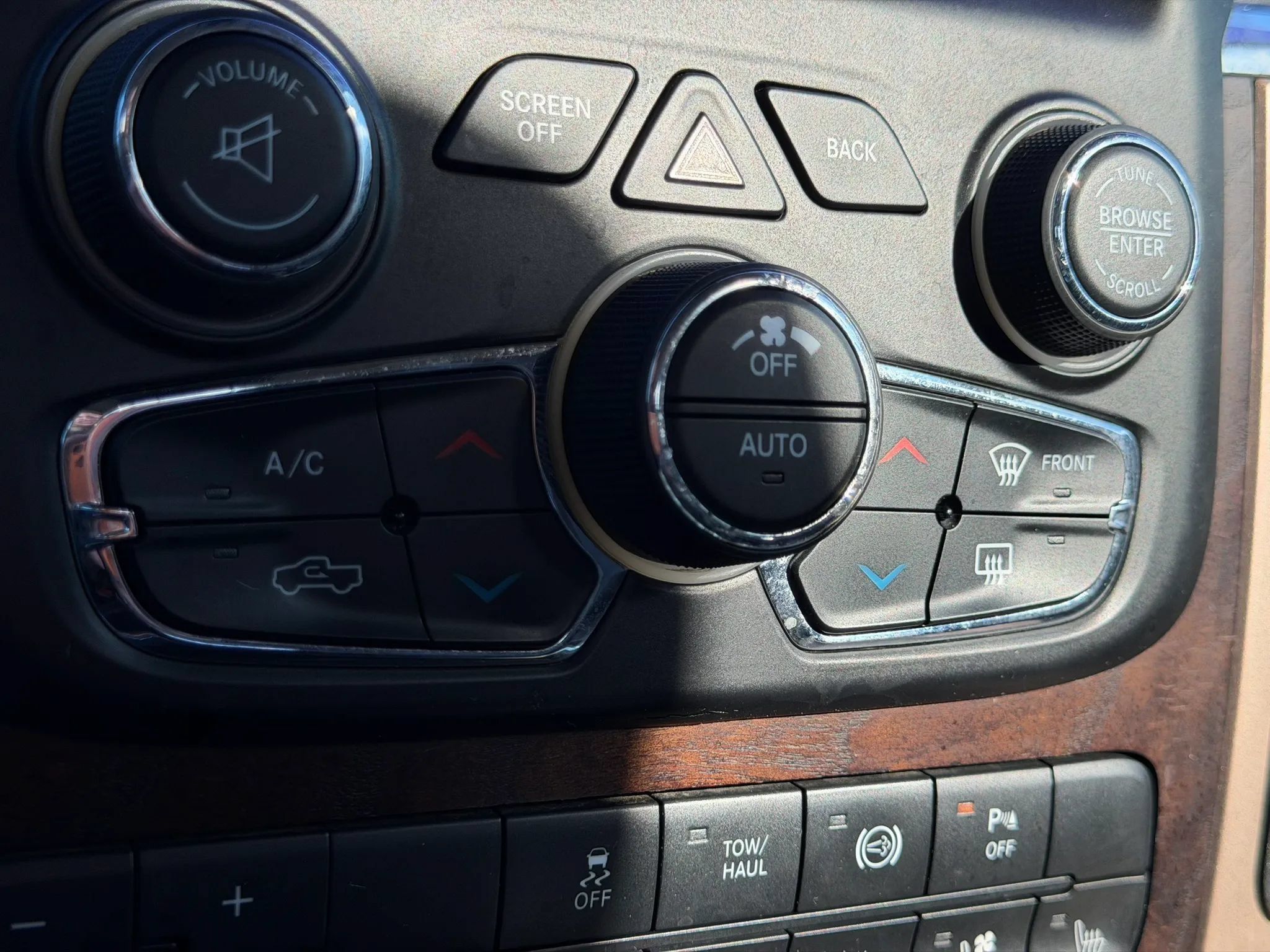 Used 2014 RAM 3500 Laramie Longhorn AWD/4WD image 30