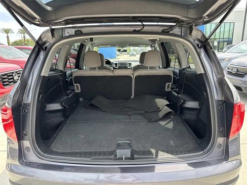 Used 2018 Honda Pilot LX image 8