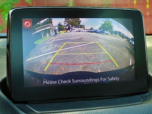 Used 2019 Toyota Yaris LE FWD image 34