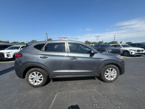 Used 2019 Hyundai Tucson SE FWD image 2
