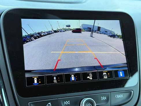 Used 2022 Chevrolet Equinox RS w/ RS Leather Package FWD image 23