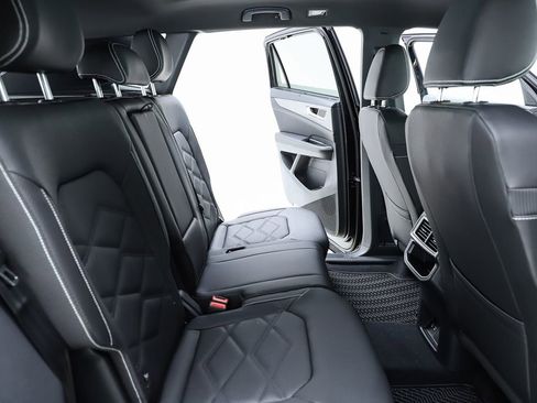 New 2026 Volkswagen Atlas Cross Sport SE image 38