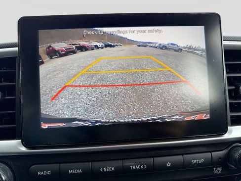 Certified 2022 Hyundai Venue SEL image 24