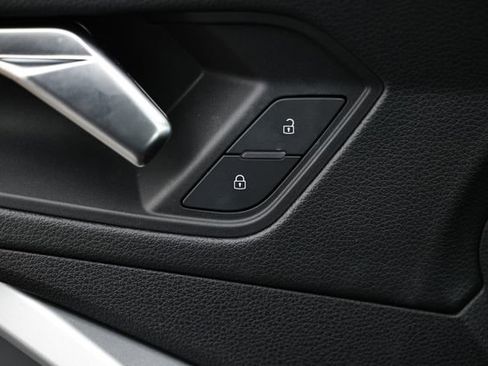 Used 2022 Audi Q3 2.0T Premium w/ Convenience Package image 16