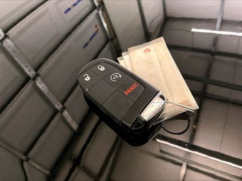 Used 2024 Jeep Compass Limited AWD/4WD image 9