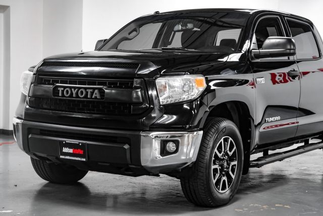 Used 2017 Toyota Tundra SR5 w/ TRD Off Road Package AWD/4WD image 8