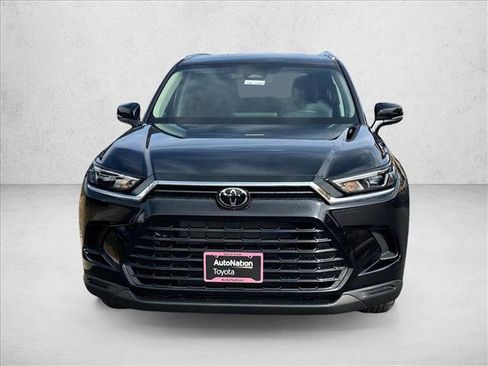 New 2026 Toyota Grand Highlander XLE image 2