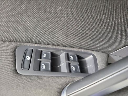 Used 2020 Volkswagen Golf 4-Door FWD image 21