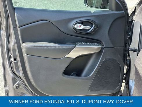 Used 2021 Jeep Cherokee Limited AWD/4WD image 10