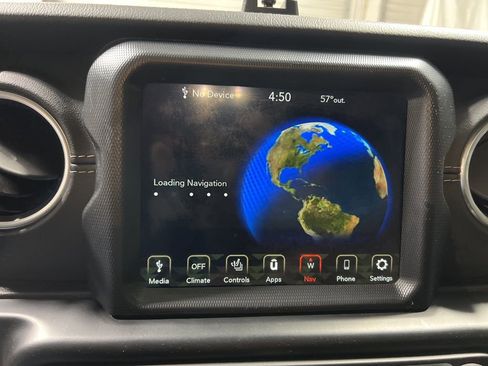 Used 2020 Jeep Wrangler Unlimited Sahara image 26