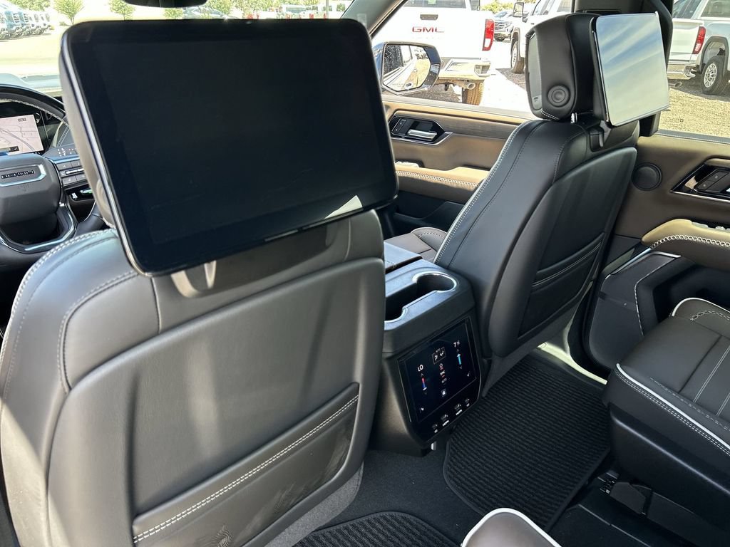 New 2026 GMC Yukon XL Denali Ultimate AWD/4WD image 36