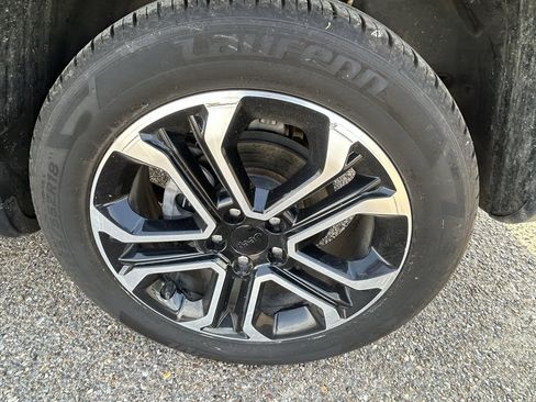 Used 2022 Jeep Compass Limited image 9