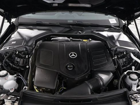 Used 2025 Mercedes-Benz C 300 4MATIC Sedan image 15