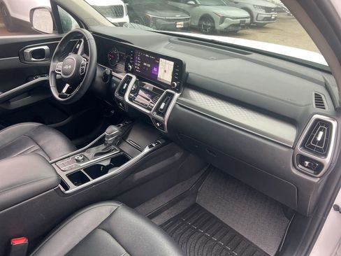 Certified 2023 Kia Sorento S w/ Panoramic Sunroof Package image 21