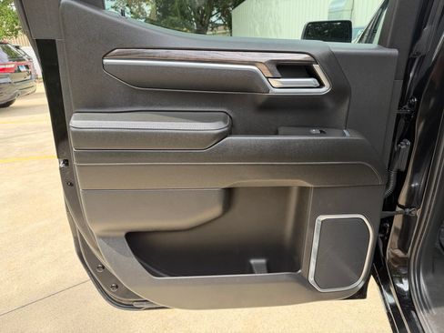 Used 2024 Chevrolet Silverado 1500 LTZ AWD/4WD image 23