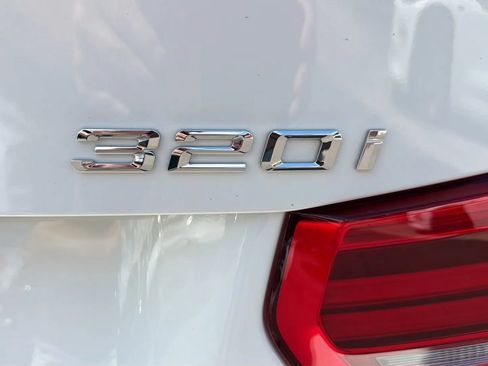 Used 2018 BMW 320i xDrive Sedan w/ Convenience Package AWD/4WD image 30