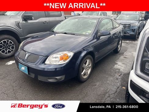 Used 2009 Pontiac G5 w/ Sun And Sound Package image 1