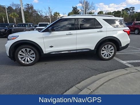 Used 2023 Ford Explorer King Ranch w/ Technology Package image 5