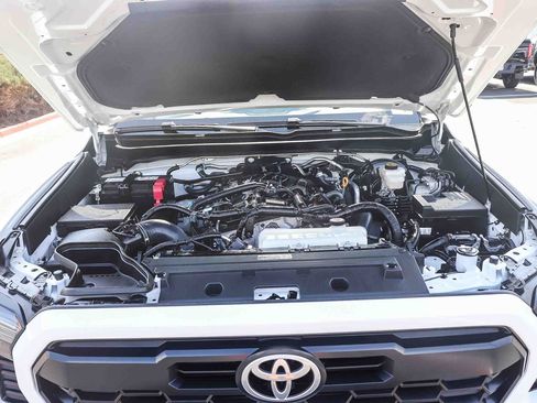 Used 2024 Toyota Tacoma TRD Off-Road w/ TRD Off Road Premium Package AWD/4WD image 33