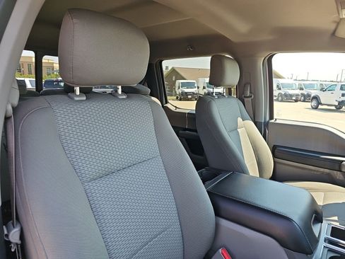 Used 2017 Ford F150 XLT w/ Equipment Group 302A Luxury AWD/4WD image 11