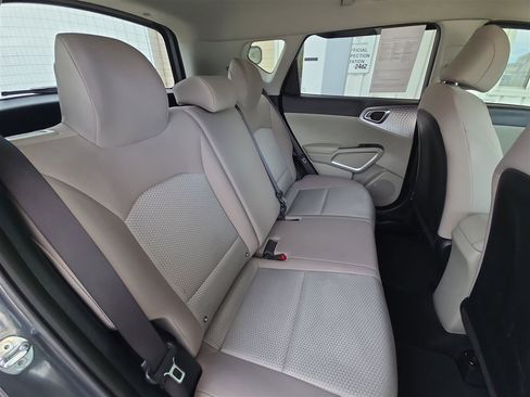 Used 2023 Kia Soul LX w/ LX Technology Package image 24