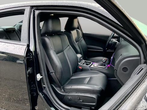 Used 2022 Dodge Charger SXT w/ Leather Interior Group RWD image 9